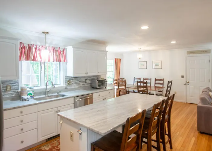 Home W Outdoor Spaces Near Long Pond